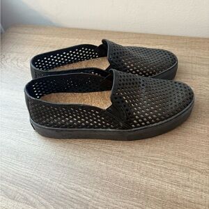 Jibs slip on sneakers black women’s 7 men’s 6